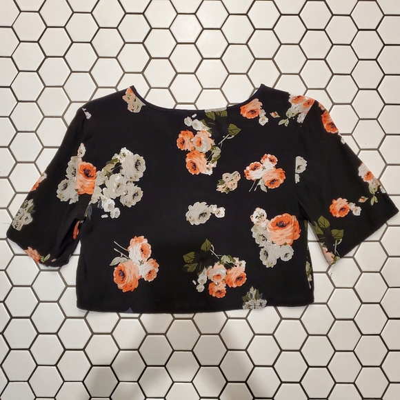 MINKPINK Women's Floral Black Pink Crop Top XS - Picture 4 of 4